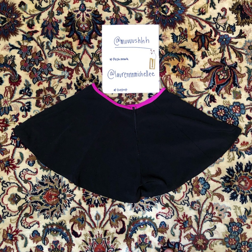 NASTY GAL black flowy shorts - Picture 3 of 5